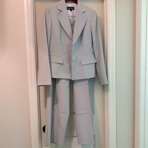 Evan-Picone Ladies Suit